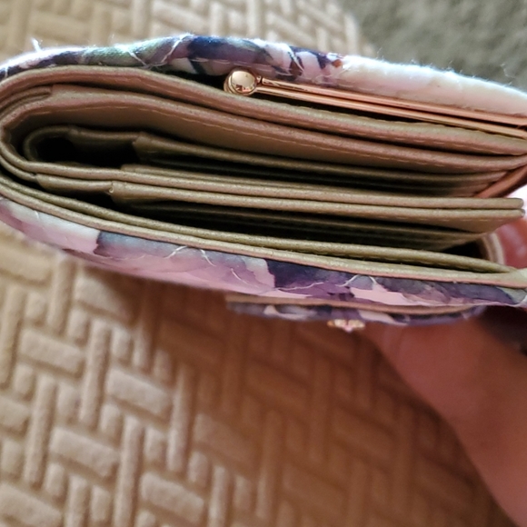 Buxton beautiful wallet - Picture 7 of 10